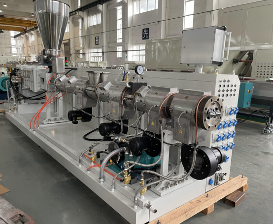 プラスチックパイプ押出ラインを構成するもの